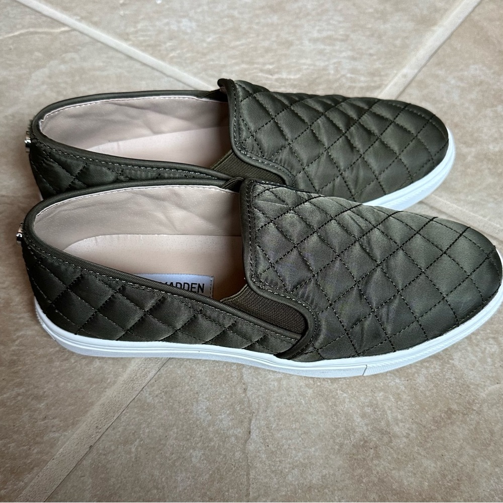 Steve Madden slip on sneakers